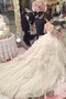 Robe de mariée encolure ronde en tulle merveilleux avec décoration dentelle naturel - photo 2