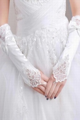 Délicat gants en satin avec bowknot blanc moderne de mariée