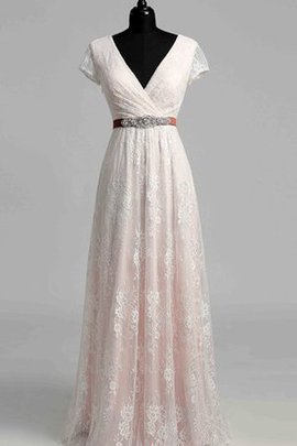 Robe de mariée elégant vintage romantique avec manche épeules enveloppants avec ruban