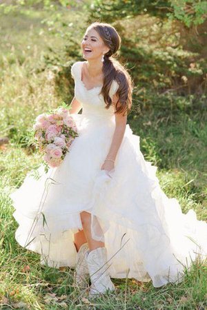 Robe de mariée distinguee romantique avec gradins en organza v encolure - photo 1
