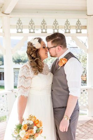 Robe de mariée plissé ligne a avec décoration dentelle avec bouton col en bateau - photo 1