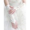 Sucré satin avec l'application ivoire élégantes | gants de mariée modestes - photo 3
