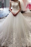 Robe de mariée cordon de traîne moyenne avec sans manches col en bateau en tulle