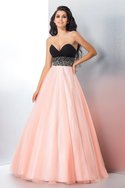 Robe de quinceanera longue naturel fermeutre eclair longueur au ras du sol en satin