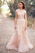 Robe de mariée frappant en tulle manche nulle de col en v appliques