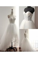 Robe de mariée textile en tulle haut bas longueur mollet de col en cœur en dentelle