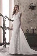 Robe de mariée avec lacets en tulle gaine v encolure ceinture en étoffe