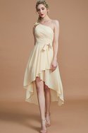 Robe demoiselle d'honneur naturel avec chiffon silhouette asymétrique avec zip ligne a