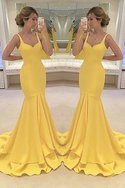 Robe de bal honorable de traîne courte avec gradins de sirène en satin