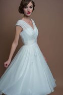 Robe de mariée décontracté ruché avec manche courte arrivée au mollet v col profonde