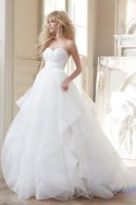 Robe de mariée romantique longue textile en tulle ligne a col en v foncé