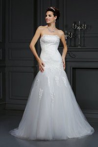 Robe de mariée naturel avec lacets en satin avec décoration dentelle de fourreau