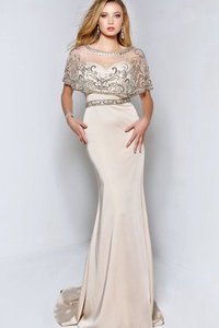 Robe de bal delicat romantique avec manche courte avec zip avec perle