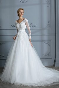 Robe de mariée avec décoration dentelle charme de col en v de mode de bal naturel