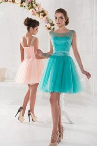 Robe fête de la rentrée bref plissage naturel cordon col ras du cou