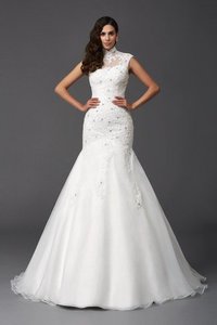 Robe de mariée longue de sirène elevé de traîne courte avec perle