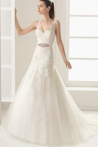 Robe de mariée solennelle ceinture avec perle a eglise de col en v salle interne