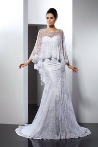 Robe de mariée longue manche nulle appliques de traîne moyenne de col en cœur