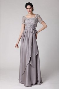 Robe mère de mariée avec perle appliques avec manche courte encolure en carré collant