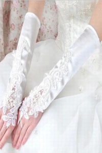 Plus récent satin blanc application gants de mariée élégante