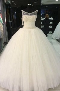 Robe de mariée naturel avec perle en tulle de mode de bal manche nulle