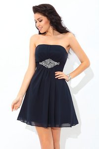 Robe de cocktail courte a-ligne de bustier fermeutre eclair avec perle