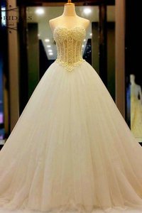 Robe de mariée avec perle col en forme de cœur en tulle gracieux manche nulle