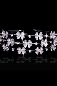 Spécial eye catching luxe avec des bijoux en cristal nuptiale