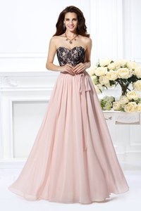 Robe de soirée jusqu'au sol de princesse fermeutre eclair manche nulle avec chiffon