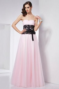 Robe de soirée en satin avec zip de princesse avec décoration dentelle ligne a