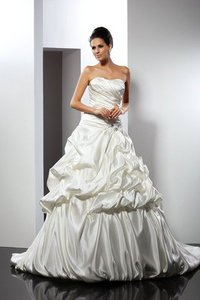 Robe de mariée longue de mode de bal de traîne longue col en forme de cœur cordon