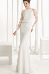 Robe de mariée simple elégant au bord de la mer col ras du cou avec manche longue
