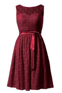 Robe de graduation sage facile bref col en bateau a-ligne