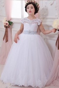 Robe de cortège enfant naturel col u profond ceinture avec sans manches en tulle