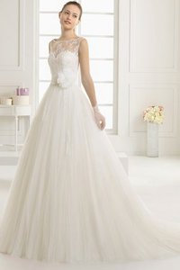 Robe de mariée romantique plissage manche nulle ligne a avec mousseline