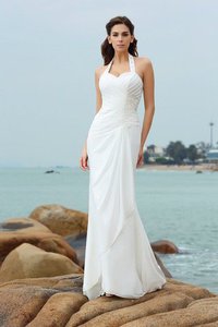 Robe de mariée de fourreau au drapée a plage en chiffon de traîne moyenne