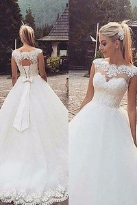 Robe de mariée naturel avec sans manches col en bateau textile en tulle de mode de bal