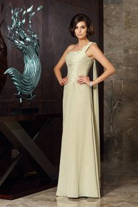 Robe mère de mariée longue avec zip ligne a manche nulle d'épaule asymétrique