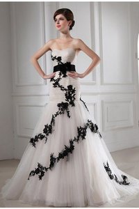 Robe de mariée de col en cœur en tulle avec perle cordon de tour de ceinture empire