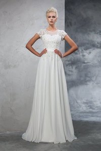 Robe de mariée de princesse de traîne courte avec manche courte ligne a avec chiffon