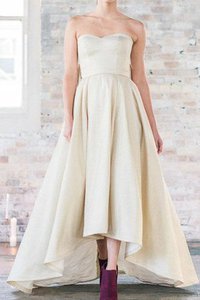 Robe demoiselle d'honneur facile plissage avec sans manches haut bas en satin