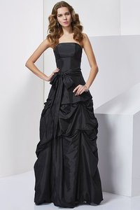 Robe de soirée jusqu'au sol manche nulle de bustier gaine textile taffetas