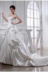 Robe de mariée longue cordon en satin avec perle de bustier