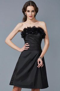 Robe demoiselle d'honneur courte naturel de fourreau de bustier en taffetas