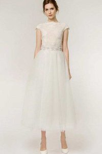 Robe de mariée chic longueur mollet col en bateau ceinture avec manche courte
