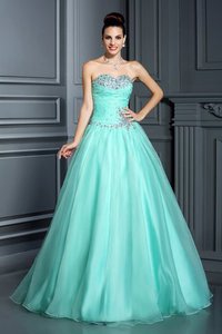 Robe de quinceanera longue col en forme de cœur avec lacets jusqu'au sol en organza