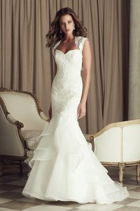 Robe de mariée formelle col en reine salle interne de traîne courte de sirène