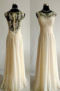 Robe de bal longue avec zip de col bateau ruché avec perle