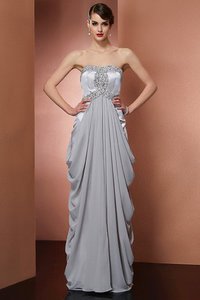 Robe de bal longue avec zip longueur au niveau de sol avec perle en chiffon