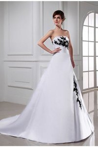 Robe de mariée longue de bustier a-ligne de princesse de traîne mi-longue